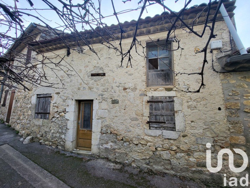 Village house 3 rooms of 58 m² in - (26510)