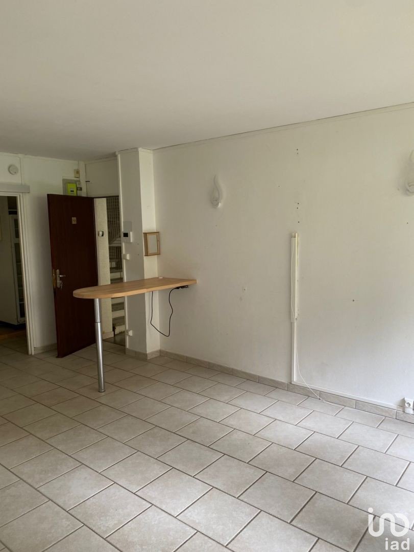 Apartment 2 rooms of 39 m² in Saint-Quentin (02100)