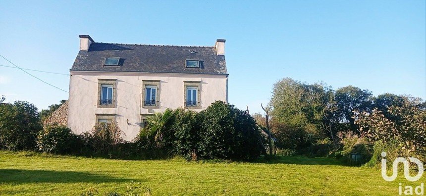 Maison 7 pièces de 145 m² à Poullan-sur-Mer (29100)