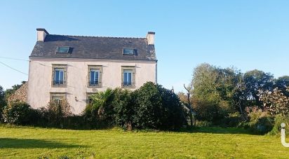 House 7 rooms of 145 m² in Poullan-sur-Mer (29100)