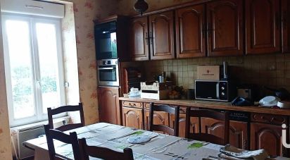 House 7 rooms of 145 m² in Poullan-sur-Mer (29100)