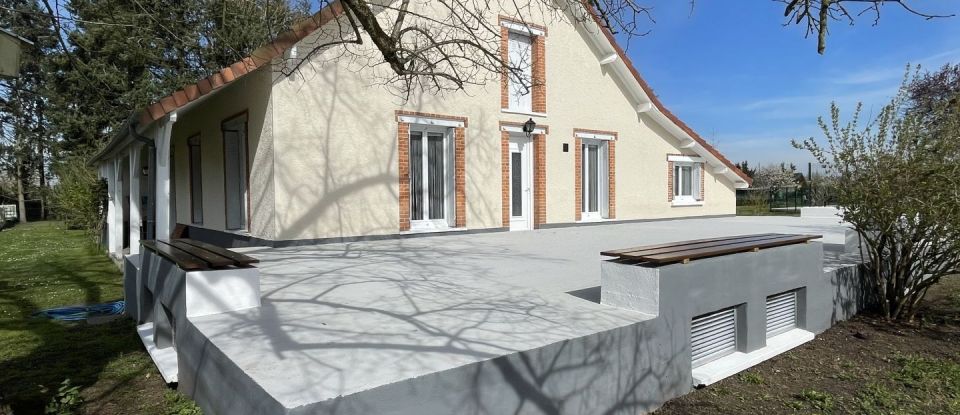 House 6 rooms of 206 m² in Lailly-en-Val (45740)