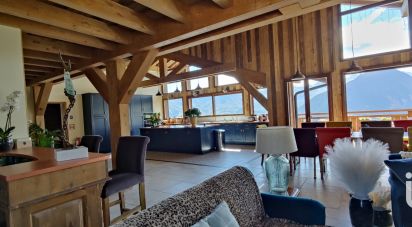 Cottage 11 rooms of 629 m² in LA TOUSSUIRE (73300)