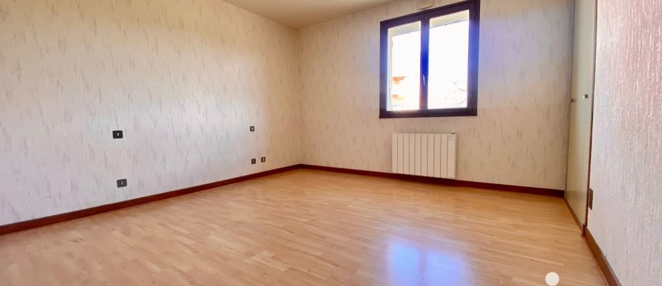 House 5 rooms of 108 m² in Châteauneuf-de-Galaure (26330)