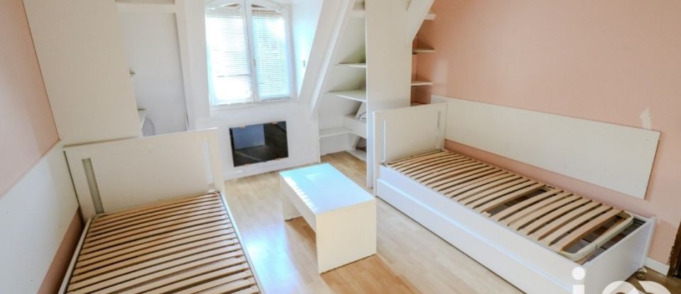 Maison traditionnelle 5 pièces de 165 m² à Montfermeil (93370)