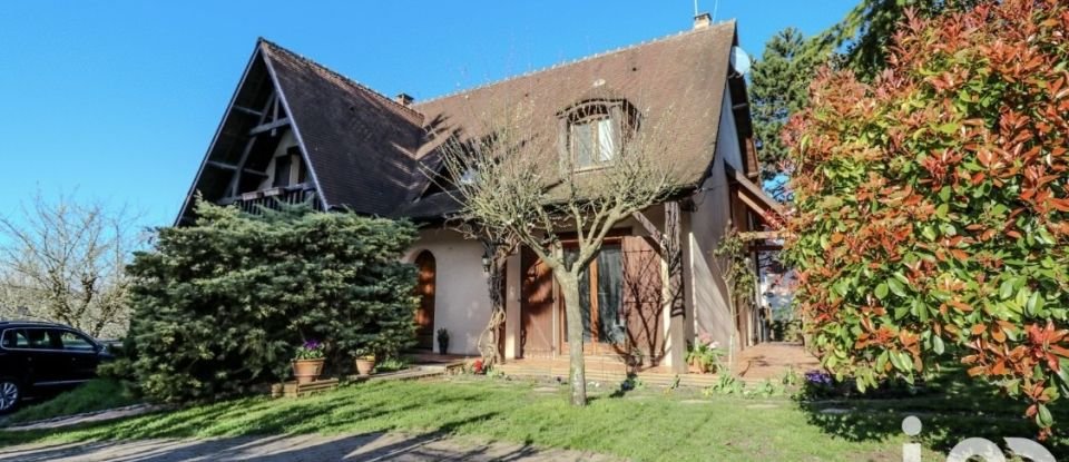 Traditional house 5 rooms of 165 m² in Montfermeil (93370)