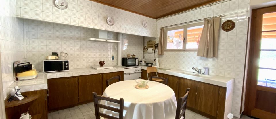 House 5 rooms of 139 m² in Cérons (33720)