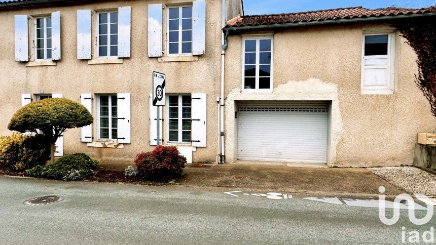 Maison de village 2 pièces de 62 m² à Cheffois (85390)