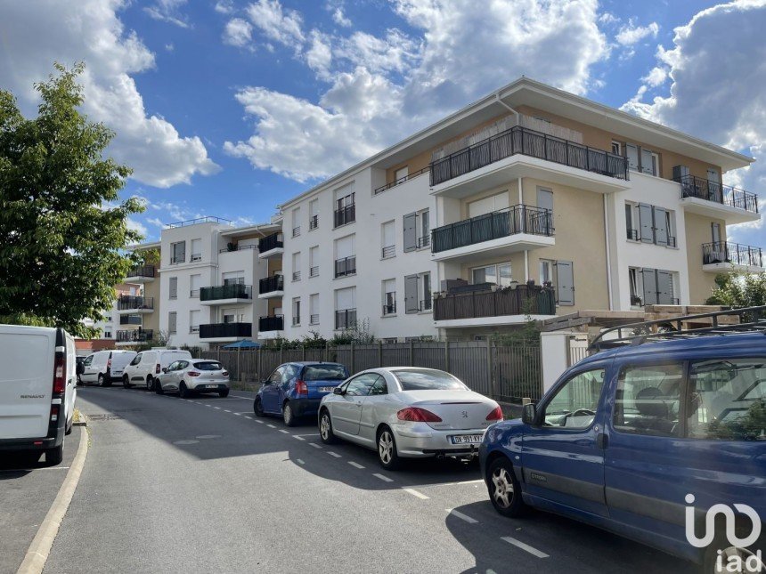 Appartement 3 pièces de 70 m² à Corbeil-Essonnes (91100)