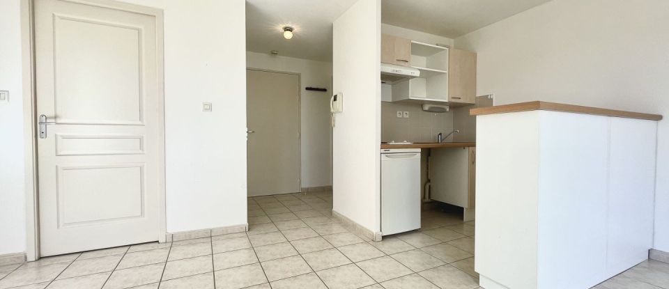 Appartement 1 pièce de 30 m² à La Cavalerie (12230)