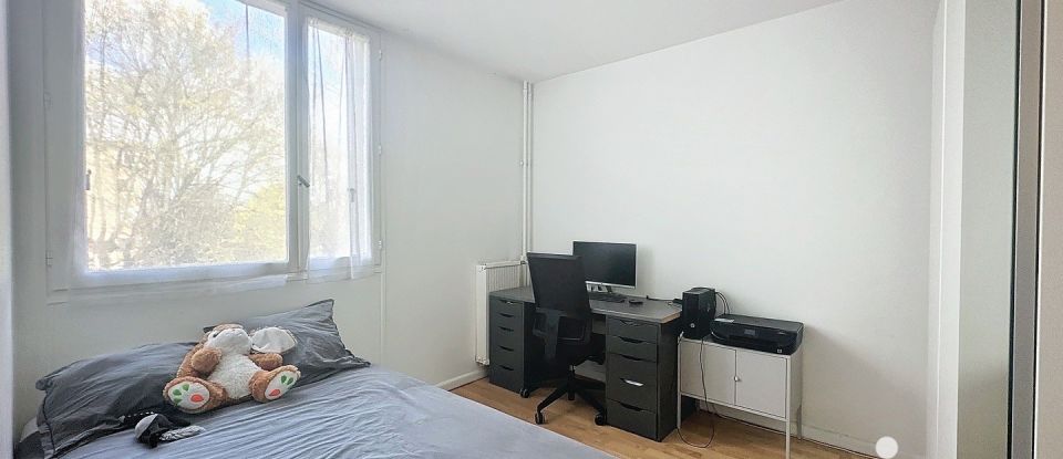 Apartment 4 rooms of 76 m² in Massy (91300)