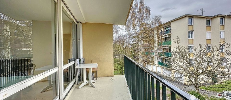 Apartment 4 rooms of 76 m² in Massy (91300)