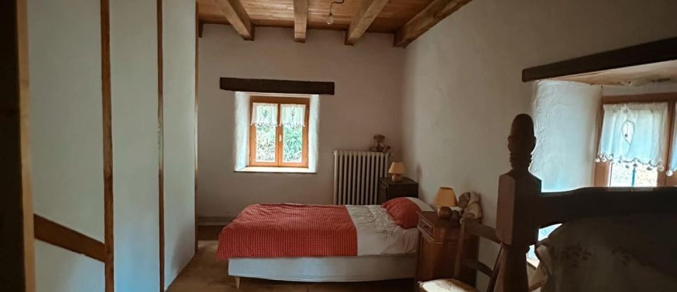Country house 4 rooms of 118 m² in Peyrat-le-Château (87470)