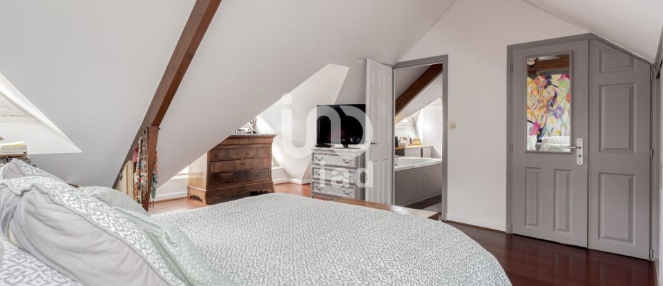 Maison 8 pièces de 180 m² à Bry-sur-Marne (94360)