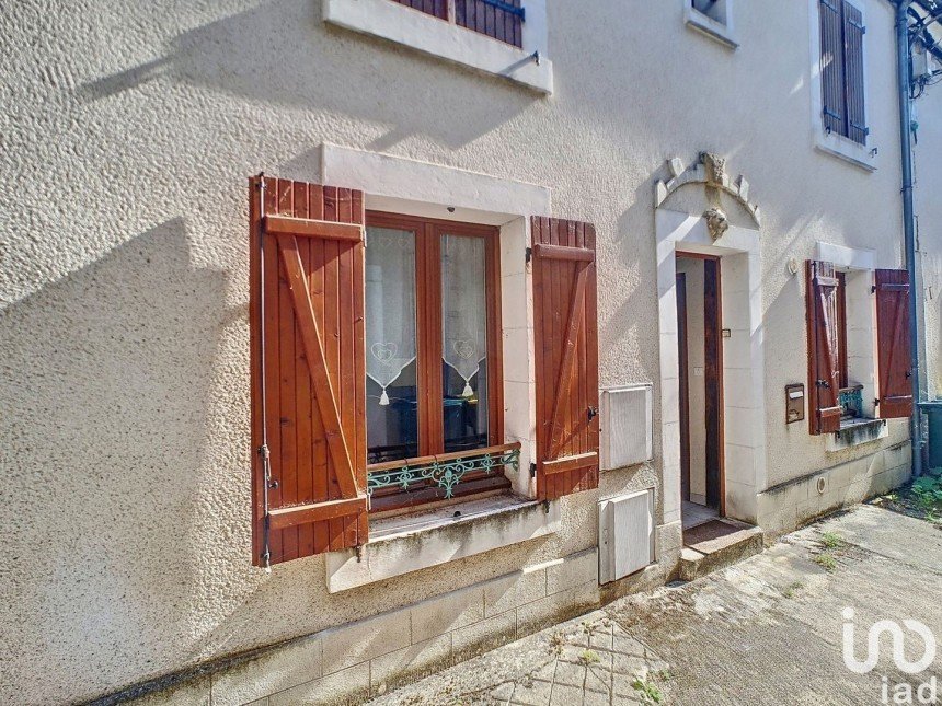 House 5 rooms of 117 m² in Bourges (18000)