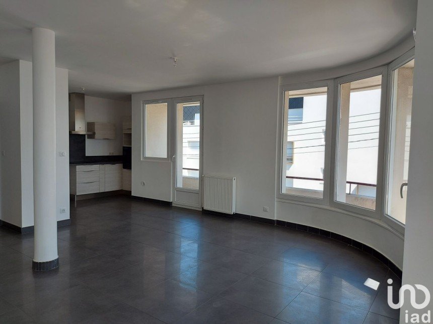 Apartment 4 rooms of 107 m² in Saint-Nazaire (44600)