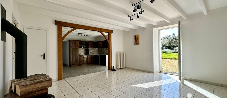 Village house 6 rooms of 159 m² in Glénay (79330)