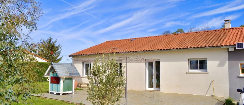 House 5 rooms of 113 m² in Leignes-sur-Fontaine (86300)