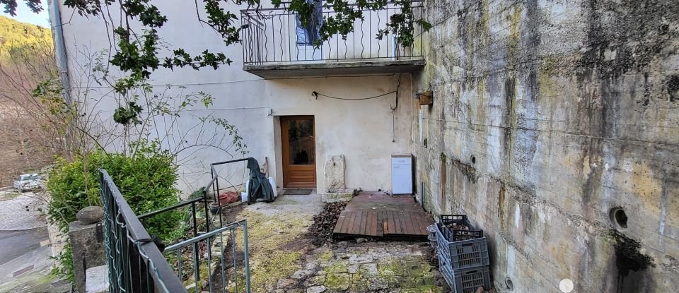 Village house 2 rooms of 66 m² in Eygaliers (26170)