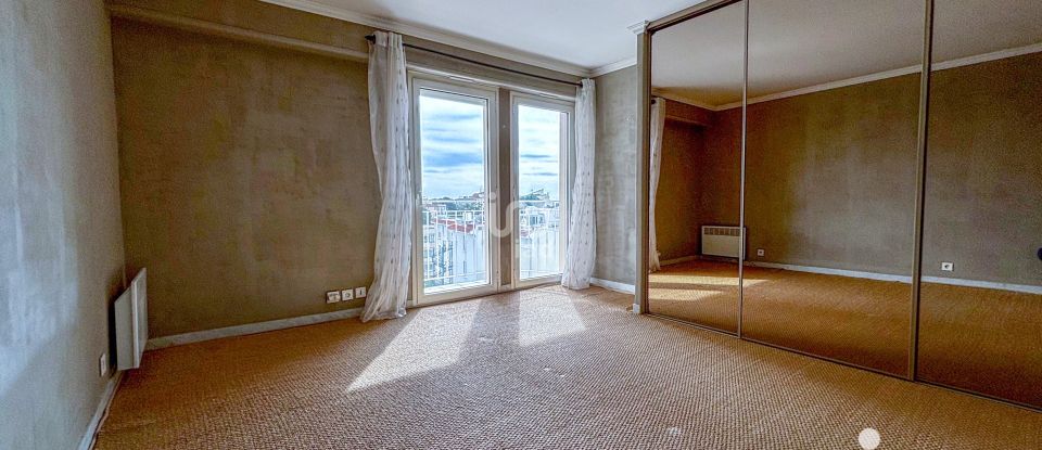 Apartment 3 rooms of 135 m² in Saint-Raphaël (83700)