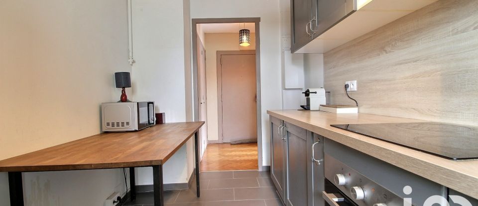 Apartment 4 rooms of 82 m² in Marseille (13009)