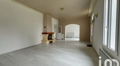 Maison 9 pièces de 210 m² à La Ronde (17170)