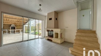 House 9 rooms of 250 m² in La Ronde (17170)