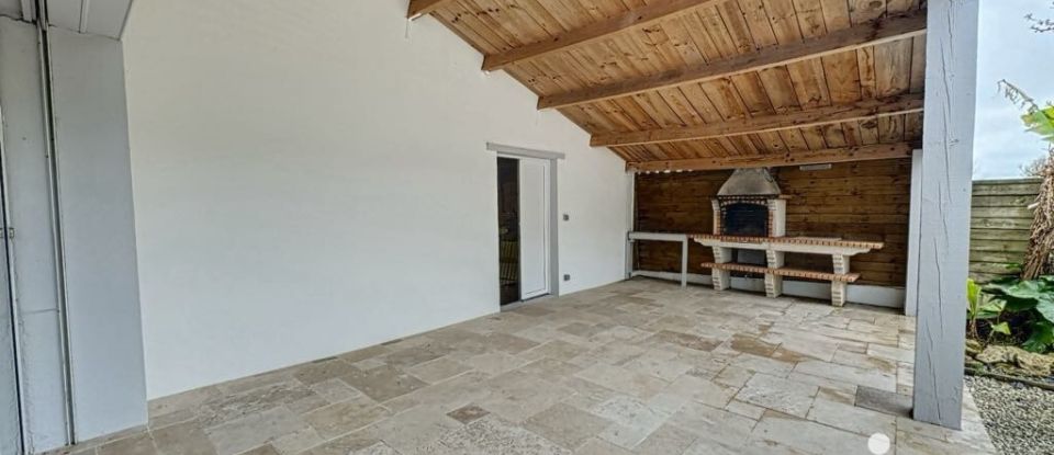 Maison 9 pièces de 250 m² à La Ronde (17170)