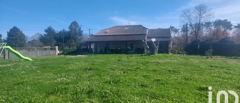 Country house 5 rooms of 250 m² in Flaujagues (33350)