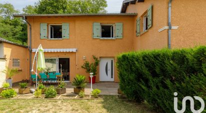 Maison 6 pièces de 143 m² à Cailloux-sur-Fontaines (69270)
