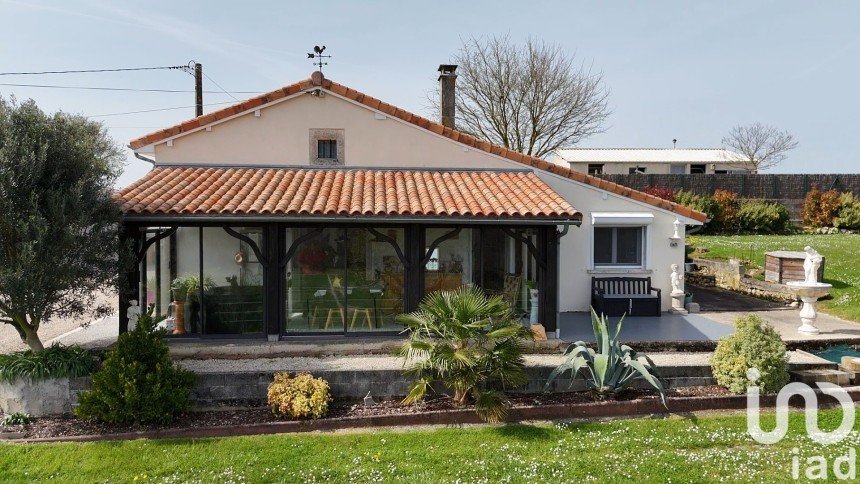 Maison traditionnelle 4 pièces de 86 m² à Pérignac (16250)
