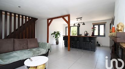 Traditional house 5 rooms of 130 m² in Le Mesnil-Saint-Denis (78320)