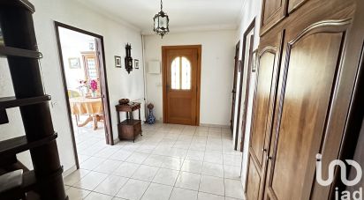 Traditional house 6 rooms of 107 m² in Magny-les-Hameaux (78114)