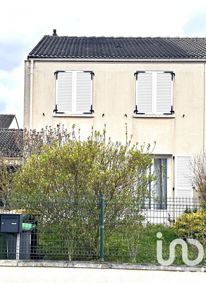 Maison traditionnelle 6 pièces de 107 m² à Magny-les-Hameaux (78114)