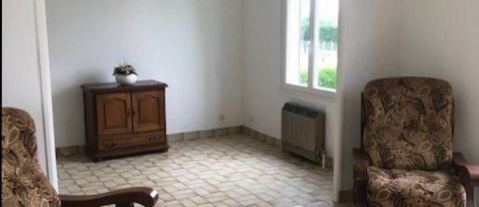 House 4 rooms of 70 m² in Gacé (61230)