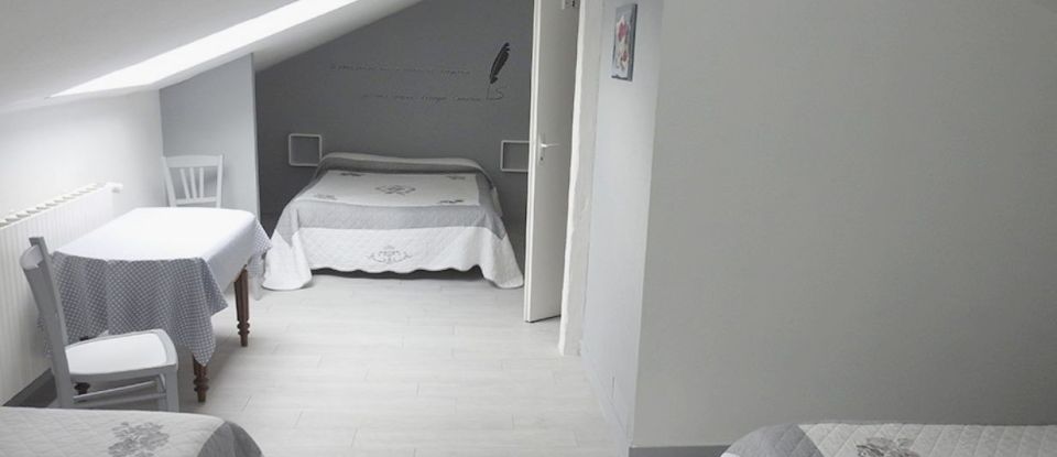 House 20 rooms of 640 m² in SAINT MARTIN LA PALLU (86380)