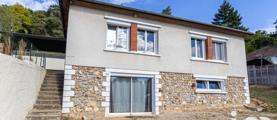 Traditional house 6 rooms of 135 m² in Arnières-sur-Iton (27180)