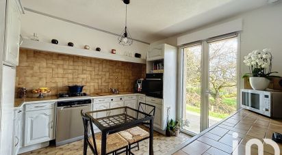 House 5 rooms of 106 m² in Villers-aux-Bois (51130)