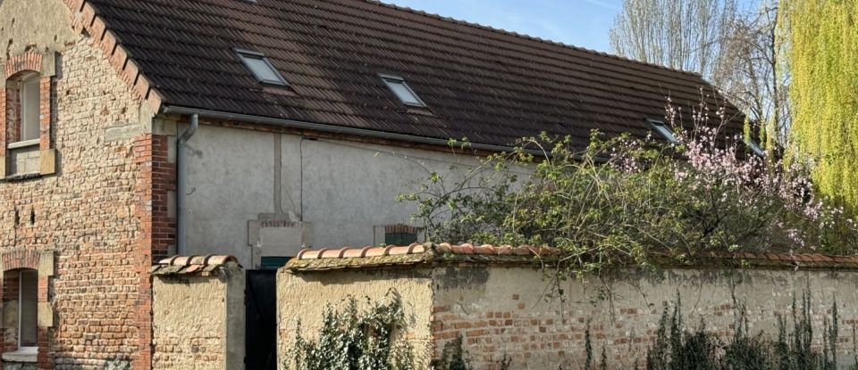 Building in Moulins (03000) of 124 m²