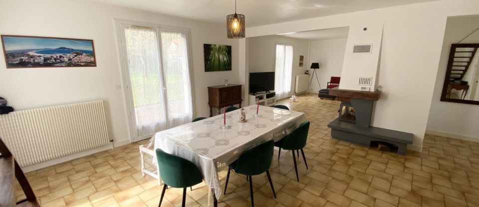 House 7 rooms of 145 m² in Boissise-le-Roi (77310)