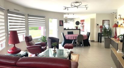 House 4 rooms of 161 m² in Ploubezre (22300)