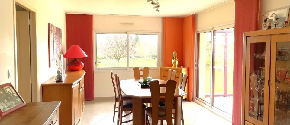 House 4 rooms of 161 m² in Ploubezre (22300)