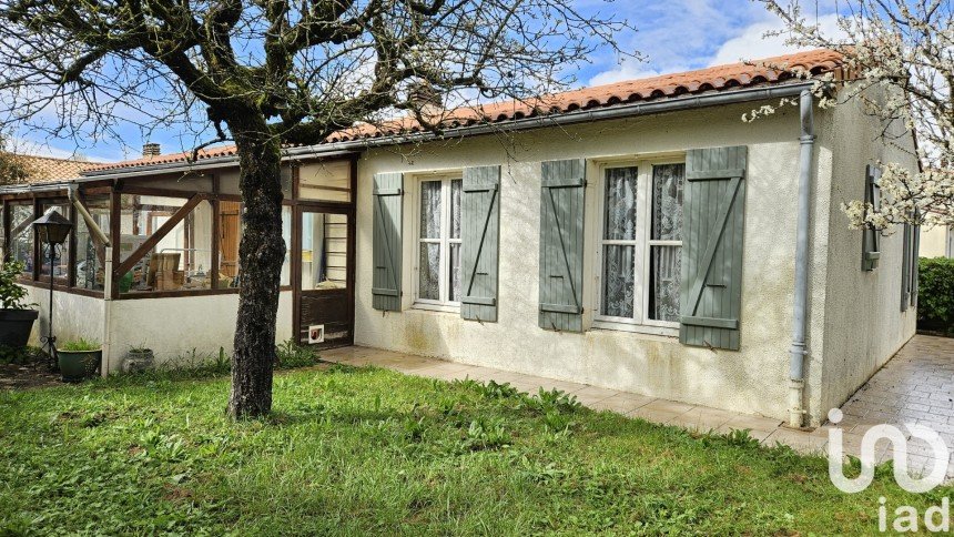 Pavilion 5 rooms of 88 m² in Pons (17800)