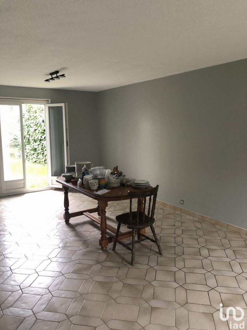 House 5 rooms of 93 m² in Dammarie-les-Lys (77190)