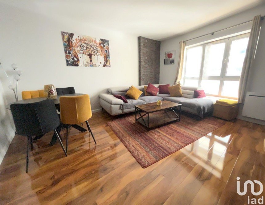 Apartment 3 rooms of 70 m² in Courbevoie (92400)
