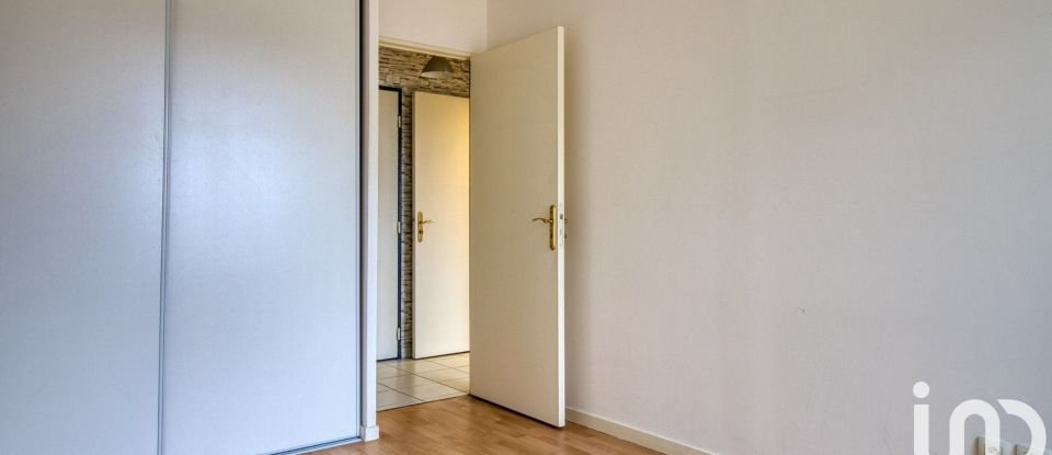 Apartment 3 rooms of 66 m² in Creil (60100)