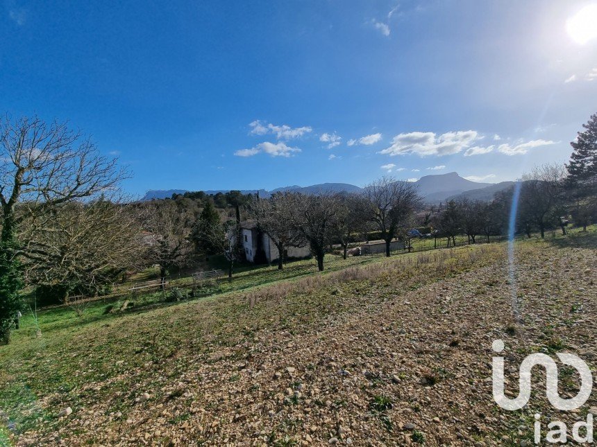 Land of 1,956 m² in Aouste-sur-Sye (26400)