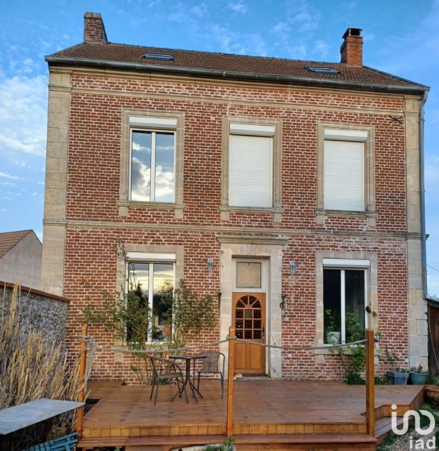 Maison 7 pièces de 174 m² à Berthecourt (60370)