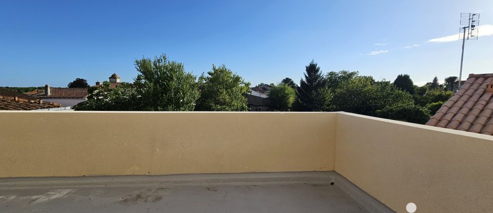 Apartment 5 rooms of 83 m² in Pons (17800)