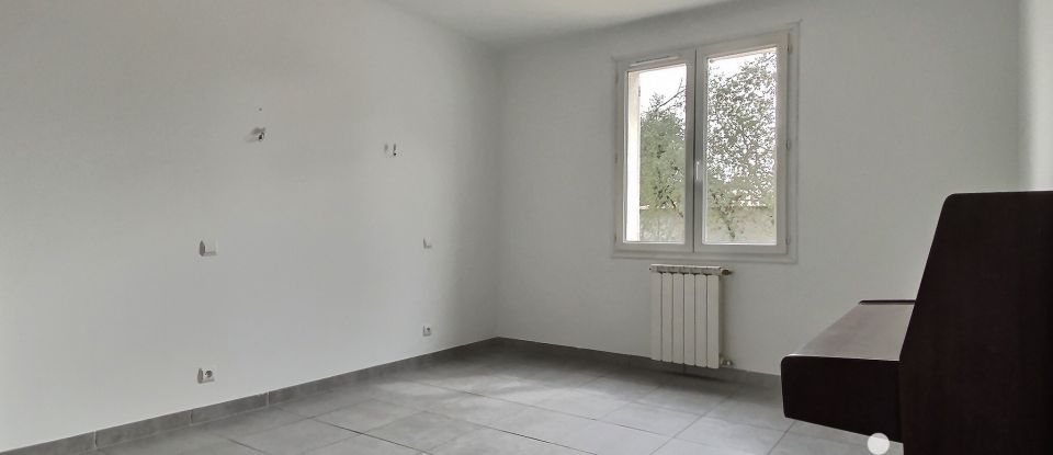 House 5 rooms of 125 m² in Saint-Didier (84210)